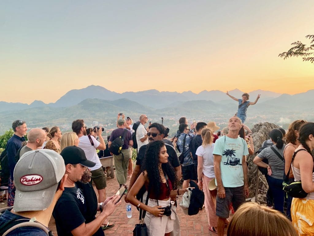 crowds-watching-sunset-at-mount-phousi-luang-prabang-