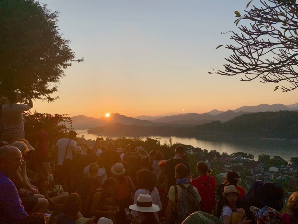 sunset-at-mount-phousi-luang-prabang-2