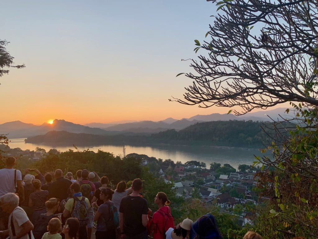 sunset-at-mount-phousi-luang-prabang-3