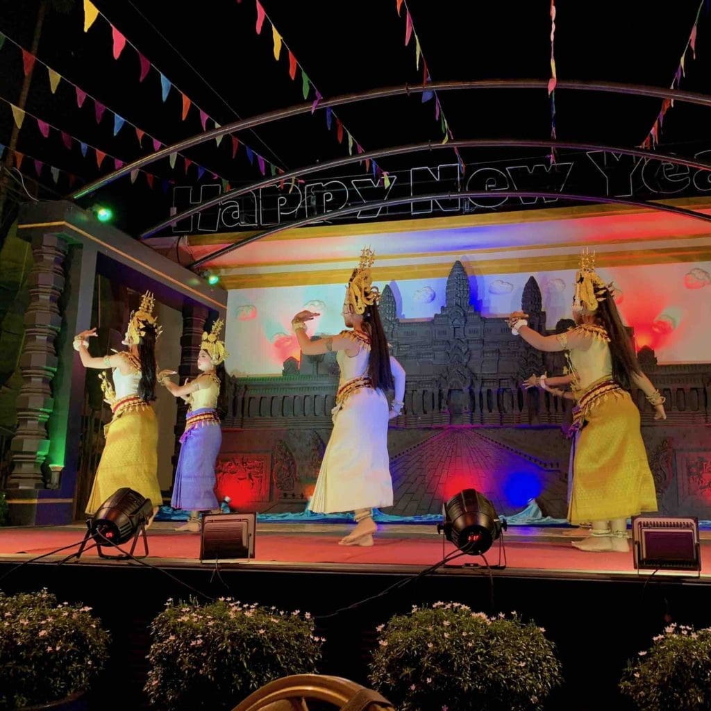 traditional-khmer-dance-in-siem-reap