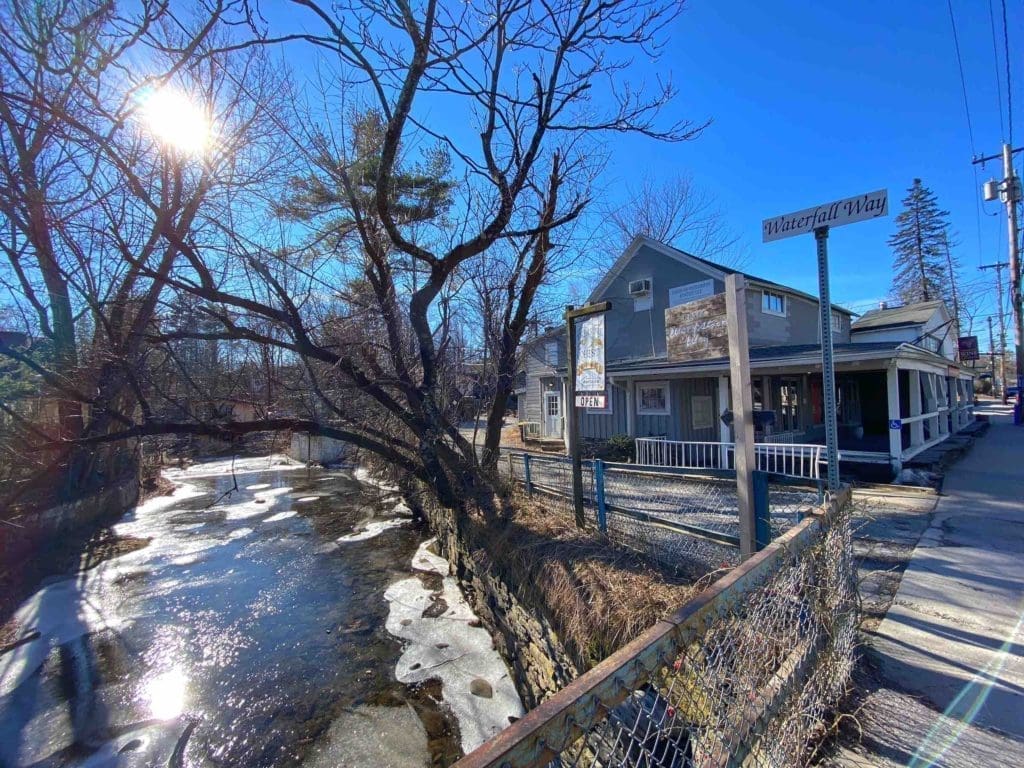 waterfall-way-and-center-for-photography-in-woodstock-ny