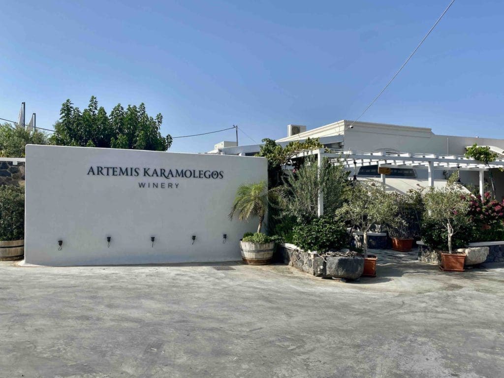 artemis-karamolegos-winery-santorini