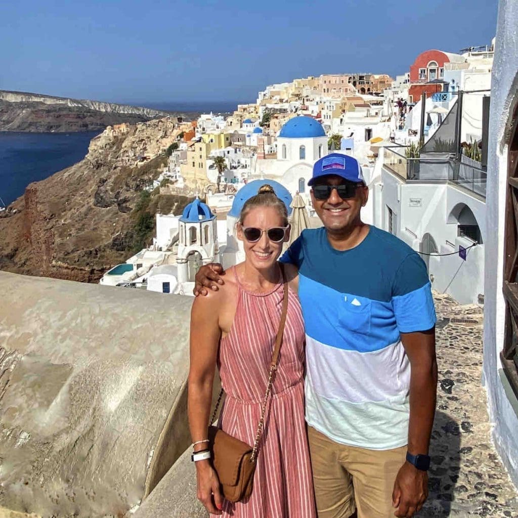 merry-and-prash-posing-oia-santorini-backdrop-1