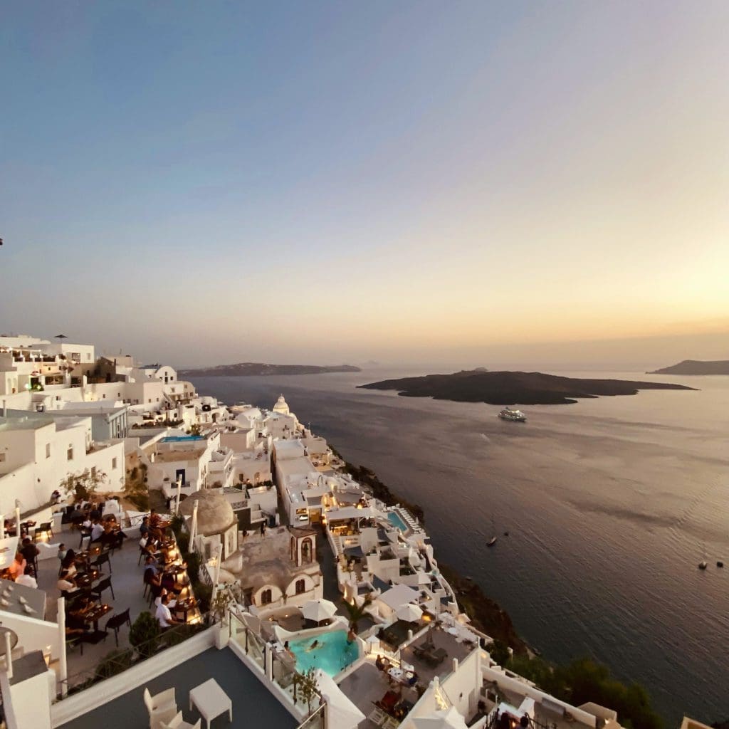 sunset-views-from-pk-cocktail-bar-firostefani-santorini