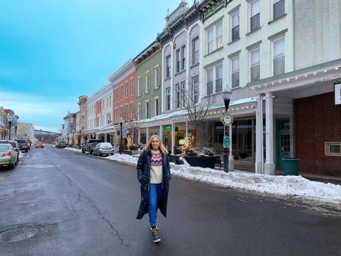 wall-street-uptown-kingston-new-york-at-dusk