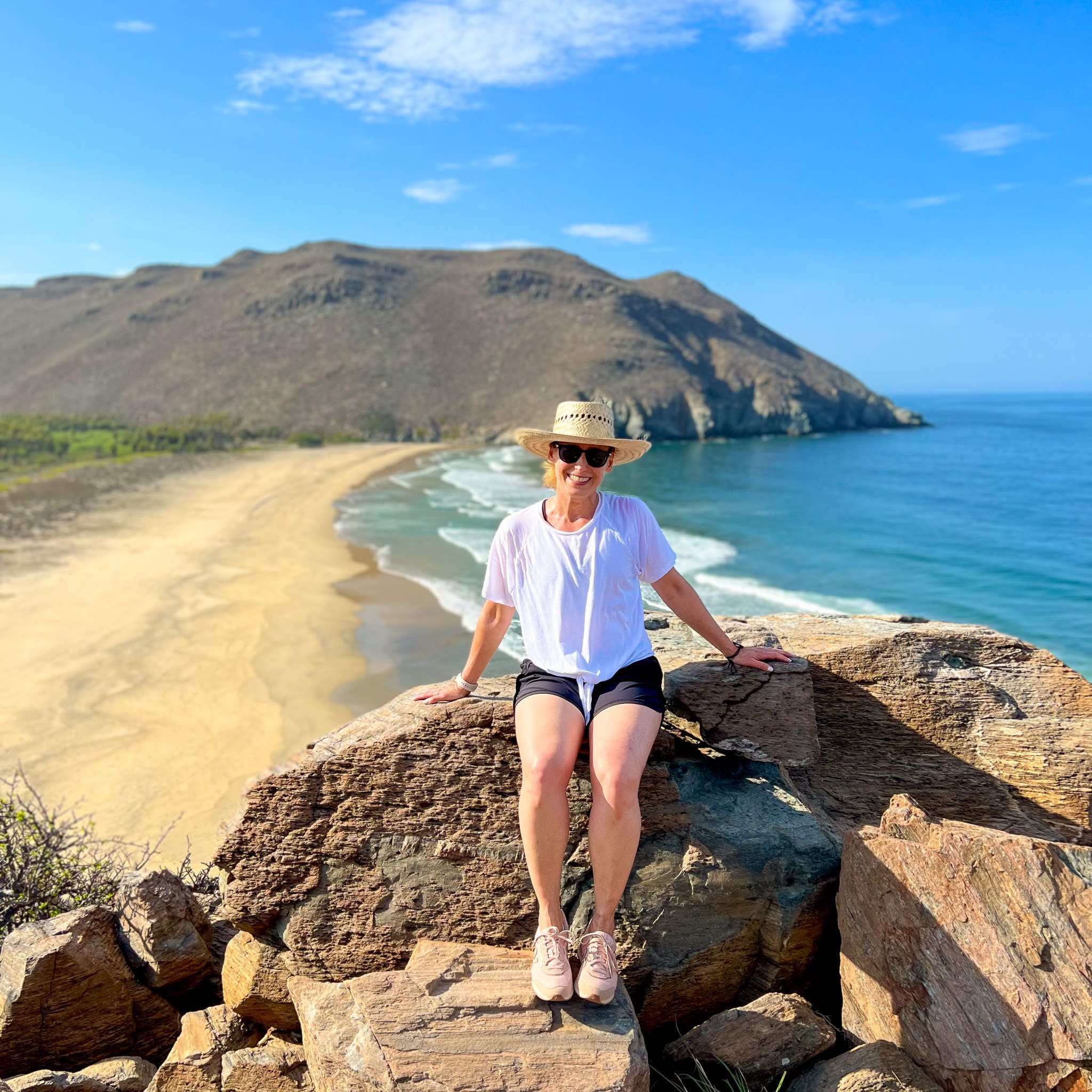 merry-hiking-playa-las-palmas-in-todos-santos-mexico