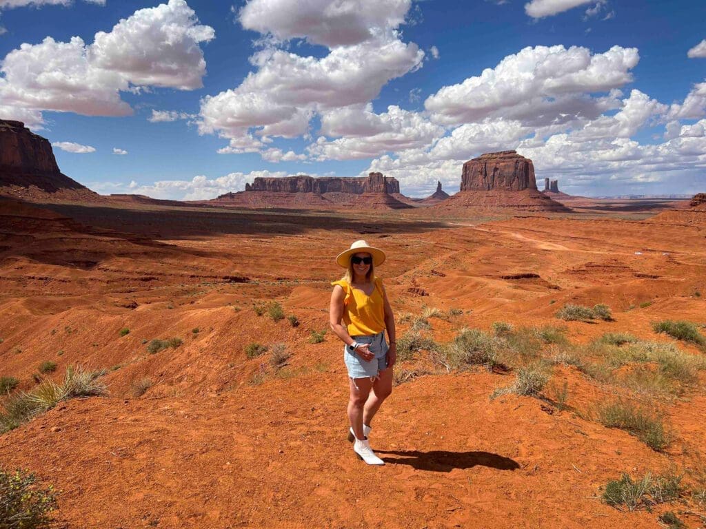 merry-with-cowboy-hat-monument-valley